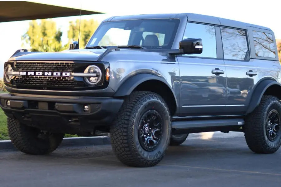 Ford Bronco Power Step XL Running Boards, LED Lighting | Amp Reasearch