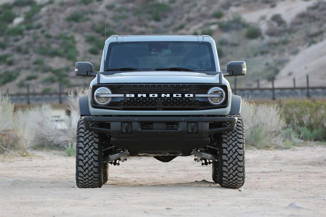 4-Inch Upper Control Arm Lift Kit with Dirt Logic 2.5 Reservoir Coil-Overs | Fabtech
