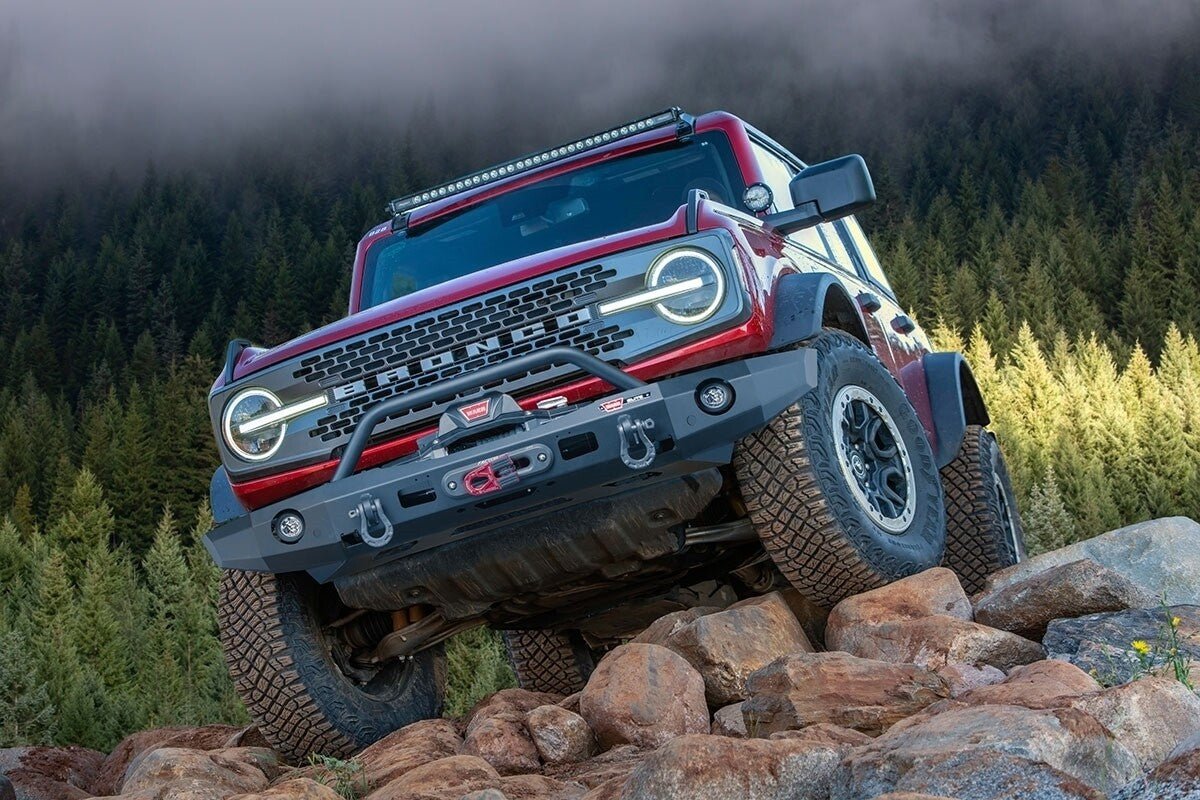 Ford Bronco Elite Front Bumper with Grille Guard | Warn